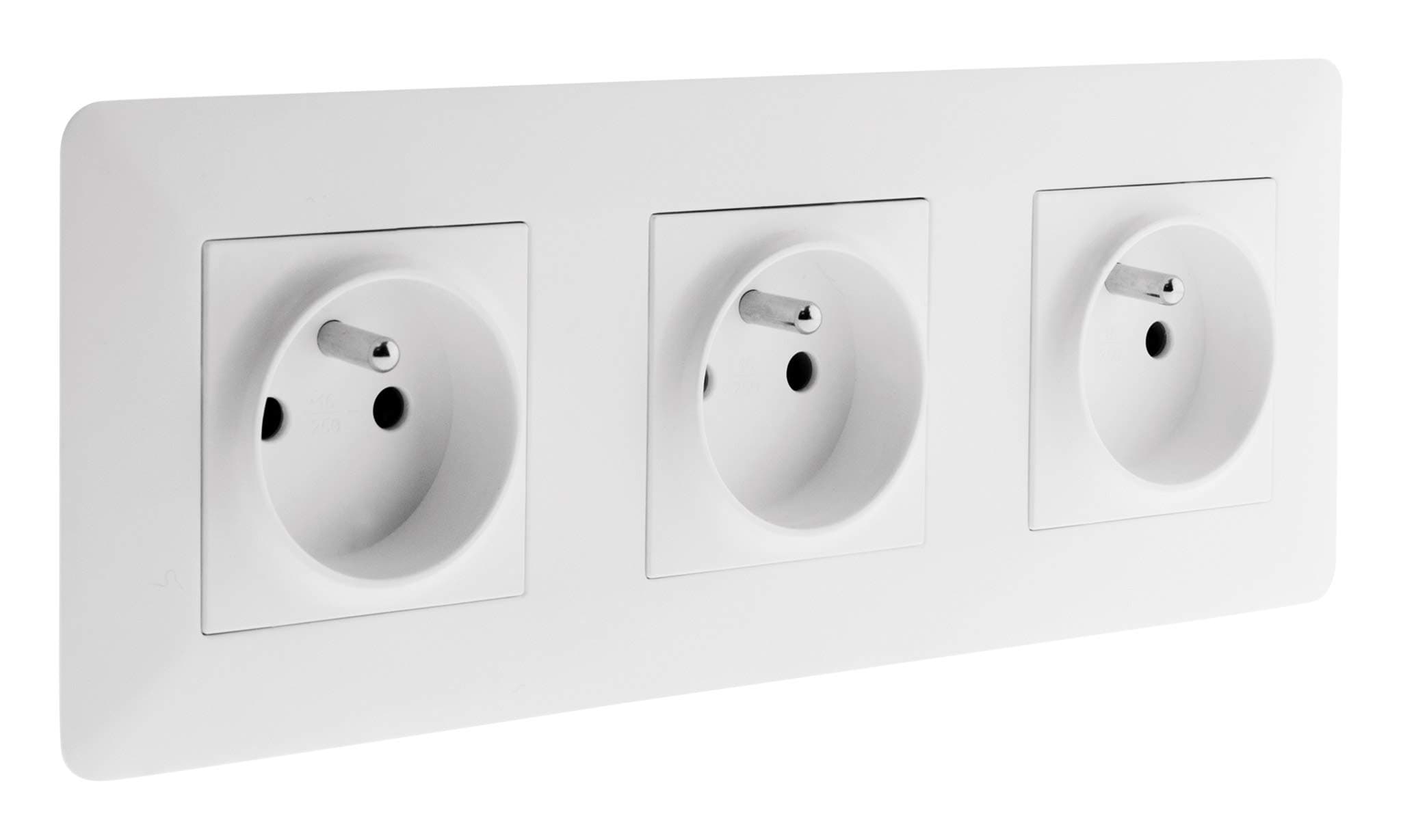 Prise triple Zenitech 16A pour cuisine - compatible boîtier triple - design moderne